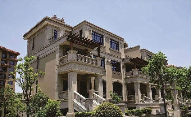 Do old houses need to apply mesh on the base layer for exterior faux stone paint construction?